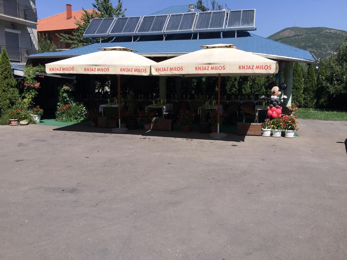Raška Bed & Breakfast Karavan المظهر الخارجي الصورة