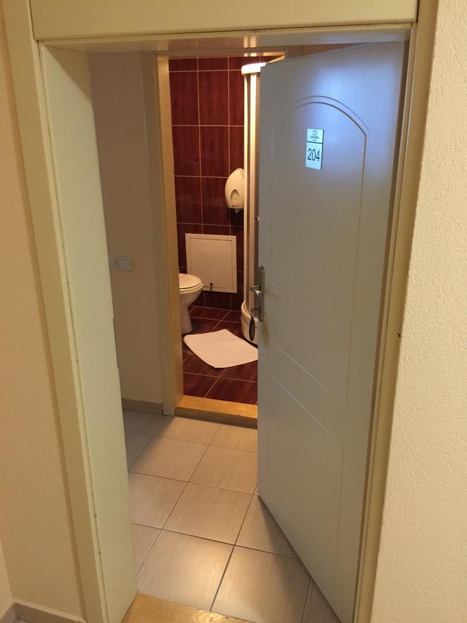 Raška Bed & Breakfast Karavan المظهر الخارجي الصورة